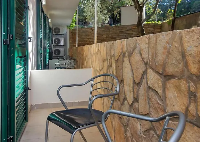 Apartment Rubin-3 By Interhome Zastražišće