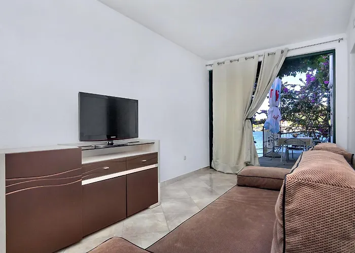 Rubin-3 By Interhome Apartment Zastražišće